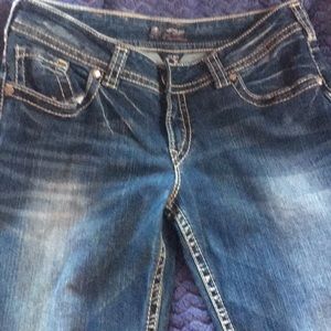 Silver Jean Co. Suki Mid Pencil Skinny.  W32/L31